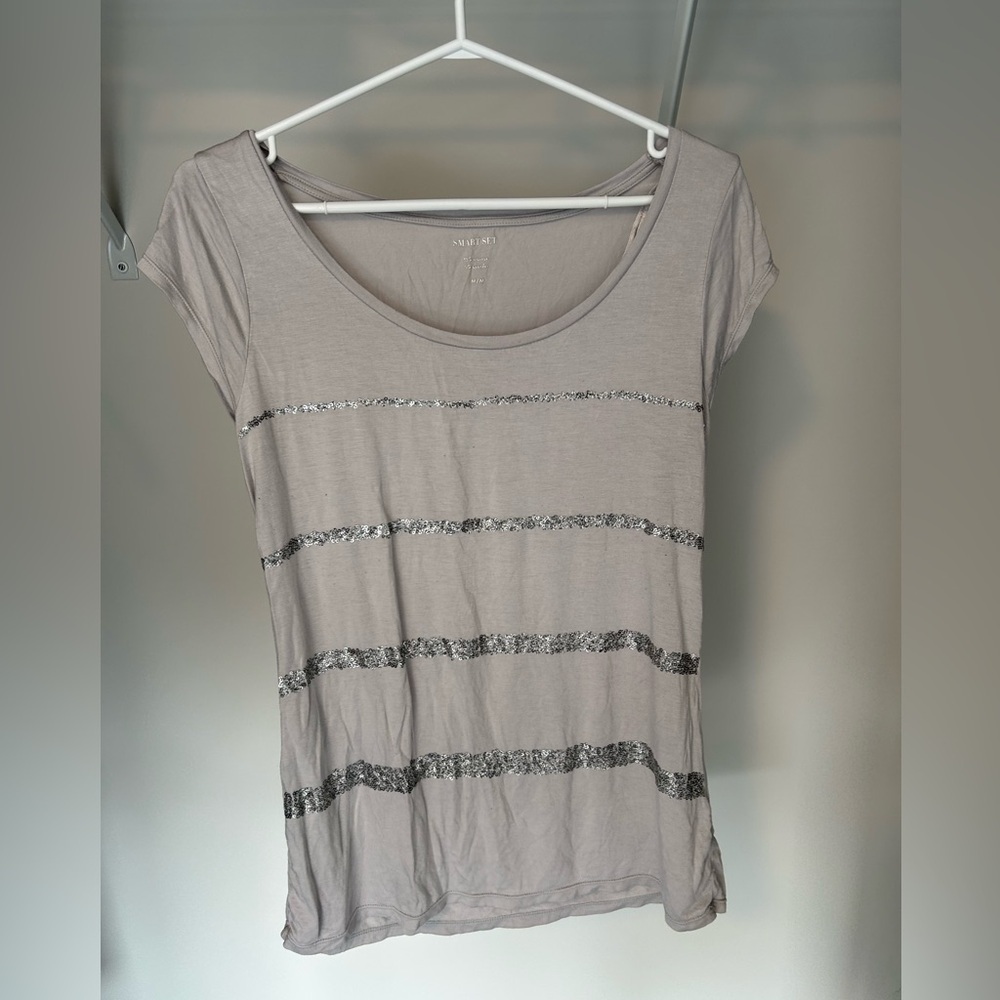 🧡5/$25🧡Smart Set Silver Stripe Short Sleeve Tee